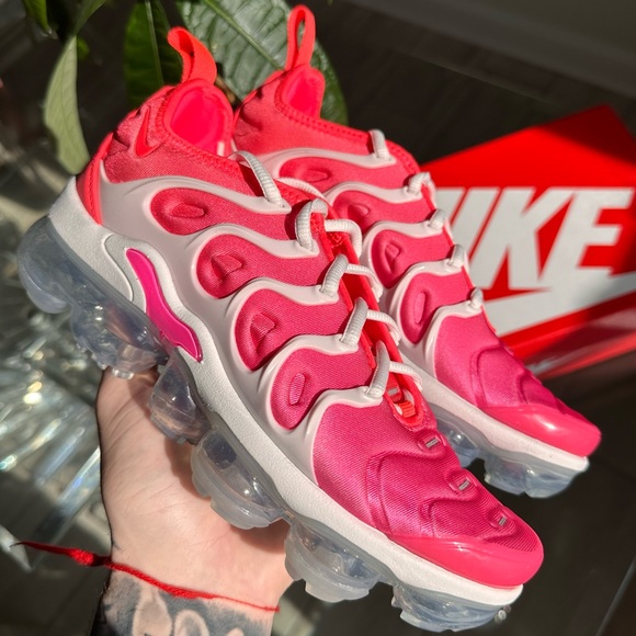 Nike Shoes - NIKE AIR VAPORMAX PINK